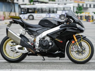 2021-2024 Aprilia RSV4 1100 Motorcycle Fairings - Black Canada Suppliers